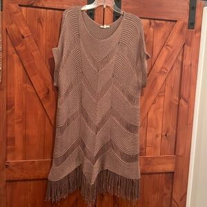 Easel size large mauve/dusty rose sweater dress with fringe